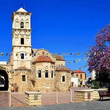 Makenzi Larnaca